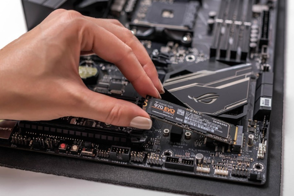 Khi nào nâng SSD gần như không giải quyết render chậm?
