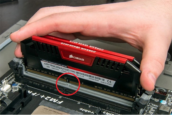 Lắp RAM lệch kênh hoặc khác thông số