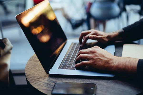 Những sai lầm phổ biến khi mua máy tính trả góp