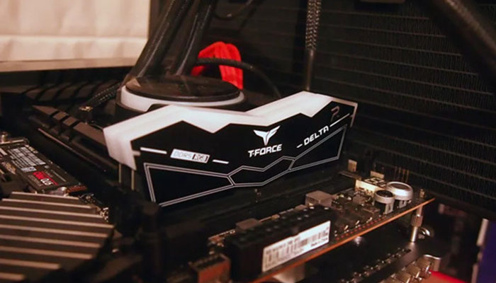Teamgroup T-Force Delta RGB 32GB DDR5-6400 C40