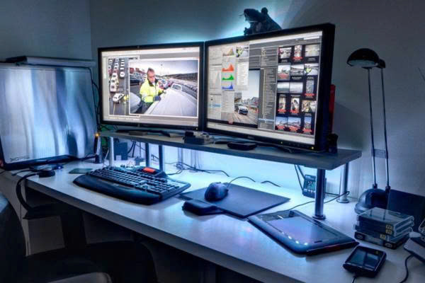Workstation đồng bộ khác gì PC văn phòng thông thường?